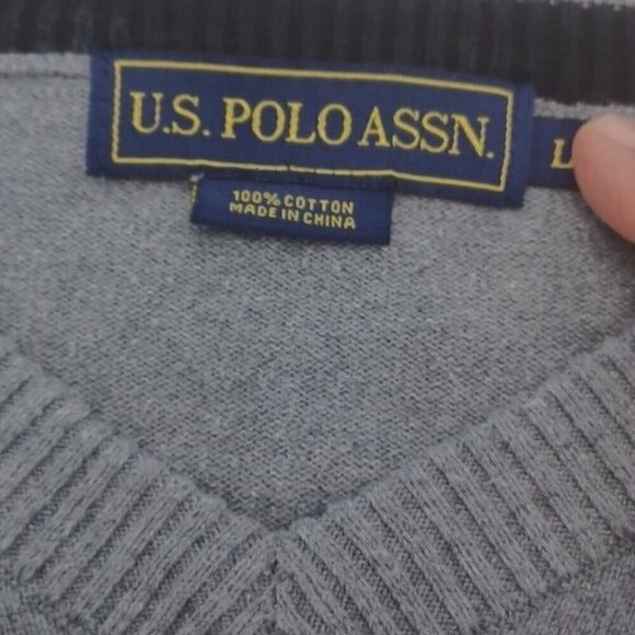 U.S. Polo Assn. Mens SZ L Grey Diamond Pattern V Neck Long Sleeve Sweater Preppy - Picture 3 of 6